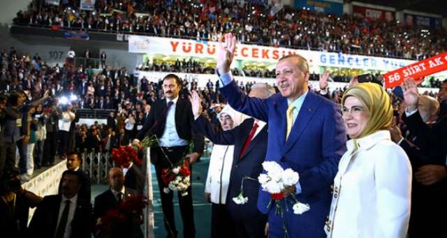 Erdogan re-elected chairman of AK Party after 998 days