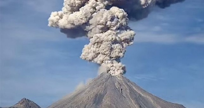 Mexico`s Colima volcano spews ash, vapor a mile into the air