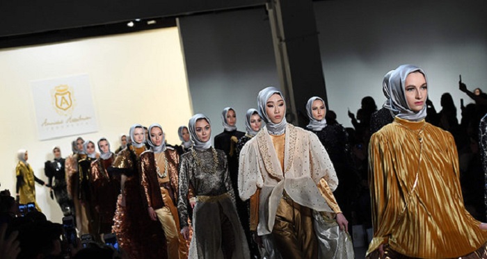 Muslim designer unveils new collection at NYC fashion week