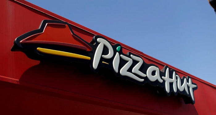 Palestinians call for boycott of Pizza Hut for 'mocking hunger strike'