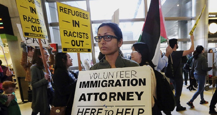 US appeals court rejects Trump`s request to restore travel ban
