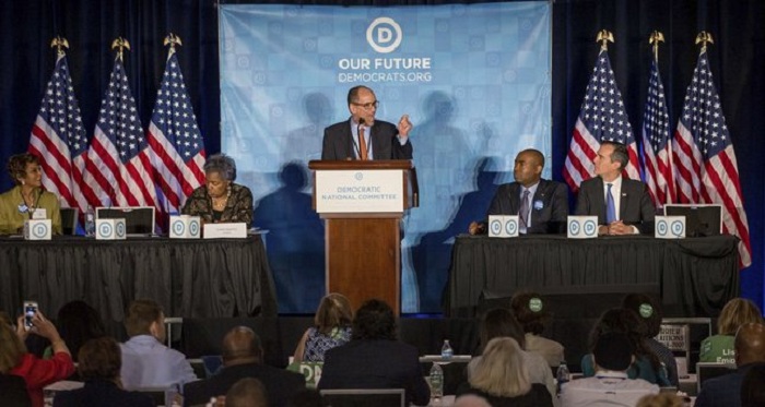 USA: les démocrates choisissent Tom Perez pour diriger le parti