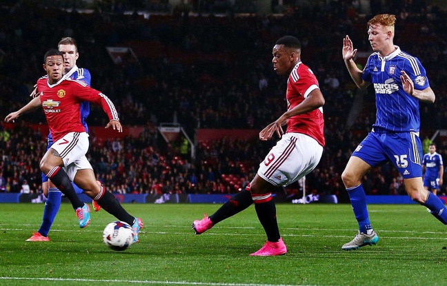 Manchester United: Pour Louis Van Gaal, Anthony Martial est «allé au-delà des attentes»