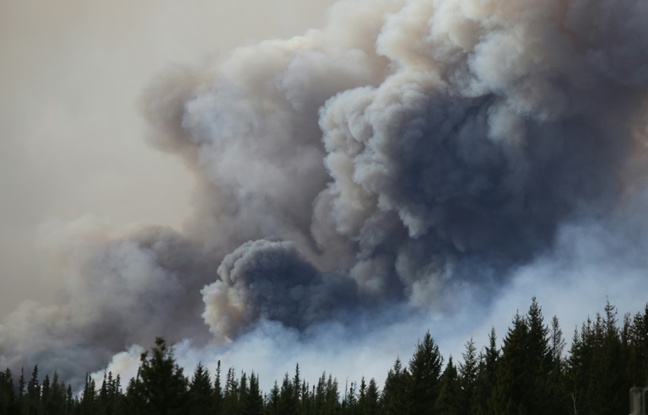 Canada: 3,58 mds CAD de pertes lors de l`incendie de Fort McMurray Canada: 3,58 mds CAD de pertes lors de l`incendie de Fort McMurray
