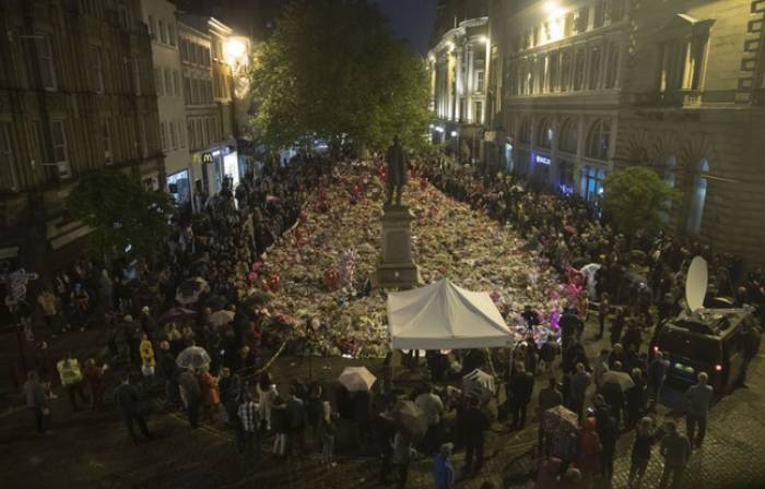 Manchester: Une minute de silence une semaine après l'attentat