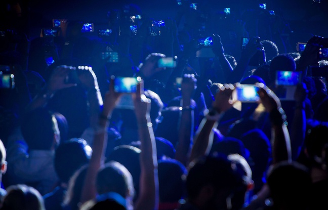 Faut-il bannir les smartphones pendant les concerts?