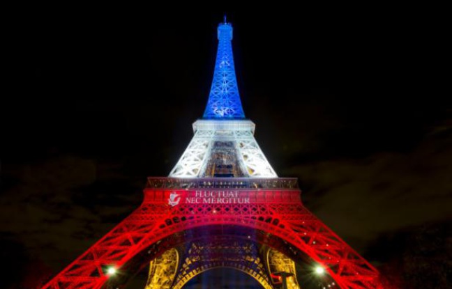 Orlando: la tour Eiffel illuminée en hommage aux victimes