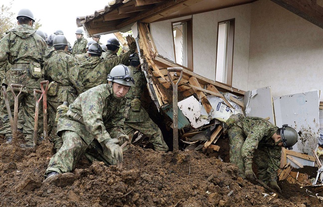 Japon: Après les séismes, la menace des glissements de terrain plane toujours - VIDEOS
