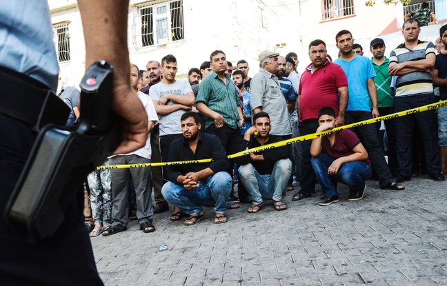 Attentat de Gaziantep: Une veste d`explosifs retrouvée sur les lieux