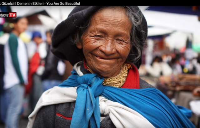 Le photographe qui redonne le sourire aux femmes - VIDEO