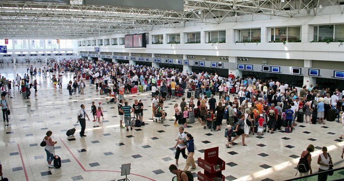 Aeroportu partlatmaq istəyən şəxs tutuldu