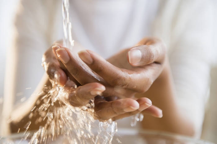 العلماء يصححون أخطاء غسل اليدين بالماء!