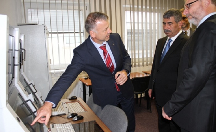 Azerbaijani Defence Minister visited the “ERA“ and “AERO Vodochody“ companies in Czech Republic