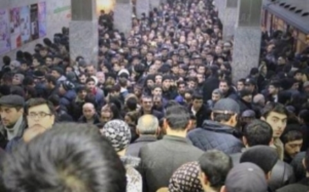Bakı metrosunda qadınların əlbəyaxa davası
