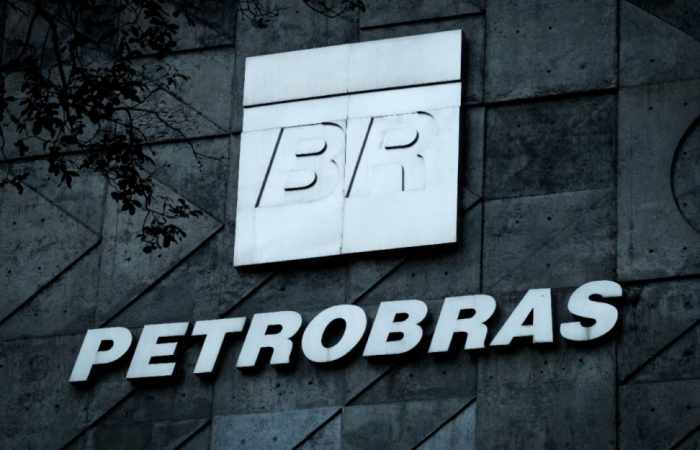 Brésil/corruption: neuf ministres visés par l'enquête Petrobras
