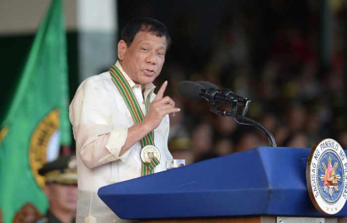 Duterte ordonne l'occupation d'îlots disputés en mer de Chine