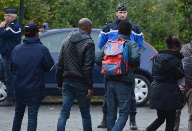 France: un squat de migrants africains incendié par des racistes