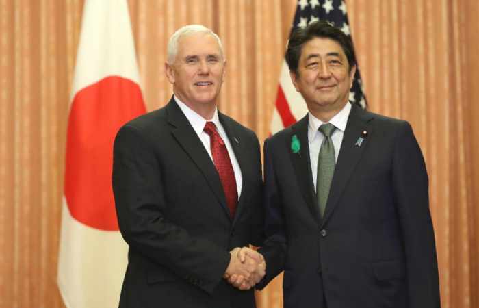 Crise nord-coréenne: le Japon appelle à une solution "pacifique"