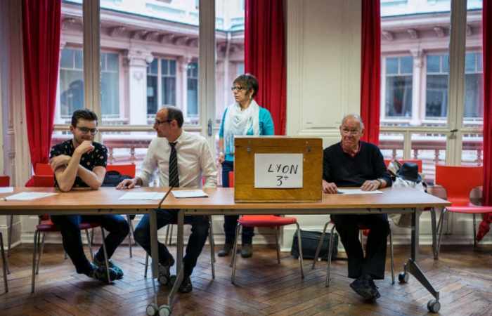 A Paris, sécurité renforcée pour les bureaux de vote