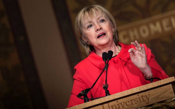 Hillary Clinton dénonce une collusion entre Russes et Américains contre elle