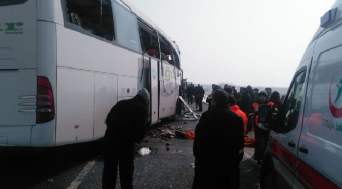 Azərbaycanlılar İğdırda qəzaya düşdü - 6 ölü, 20 yaralı (VİDEO)