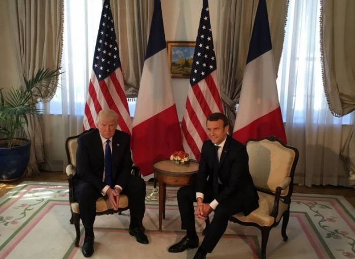 Trump accueille Macron à l'ambassade des Etats-Unis à Bruxelles 