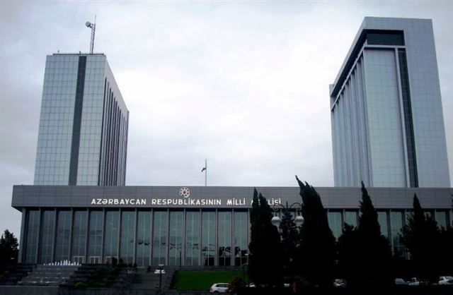 Parlament hökumətin hesabatını qəbul etdi