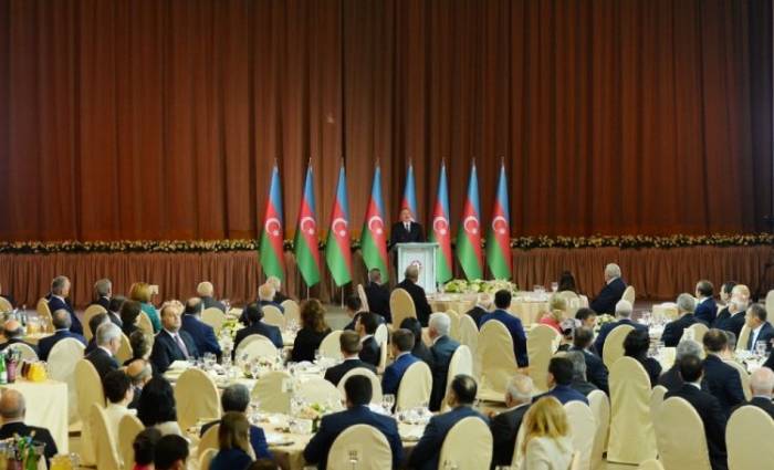 Président azerbaïdjanais: Contrairement à l'Arménie démunie, nous soutenons notre armée seule 