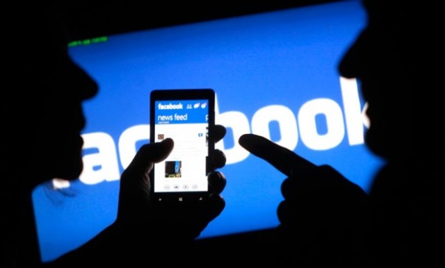 Facebook yenə çökdü - Yenilənib