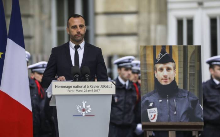 France: Hollande, Hidalgo et Collomb au mariage posthume de Xavier Jugelé