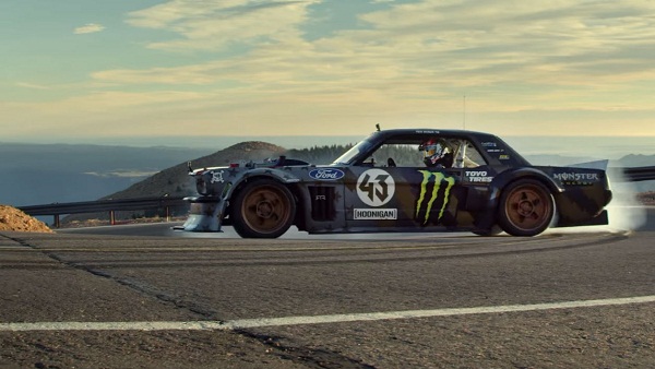 Ken Block teste sa nouvelle Mustang à Pikes Peak - VIDEO