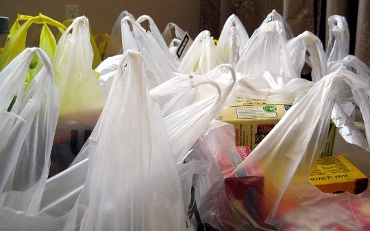 La fin des sacs en plastique repoussée à l`été