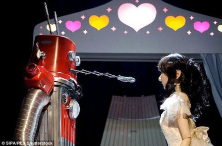 Dünyada bu da oldu, robotlar evləndi - VİDEO