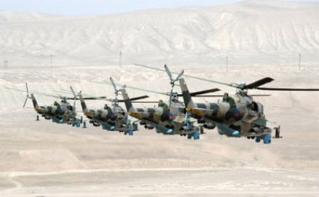 Azərbaycan helikopterləri səmada - VİDEO