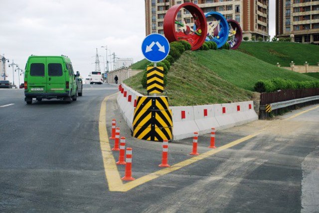 Bakı yollarında siqnal dirəkləri quraşdırılıb