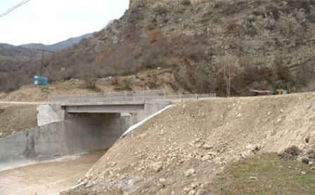 Körpü uçdu, yol bağlandı