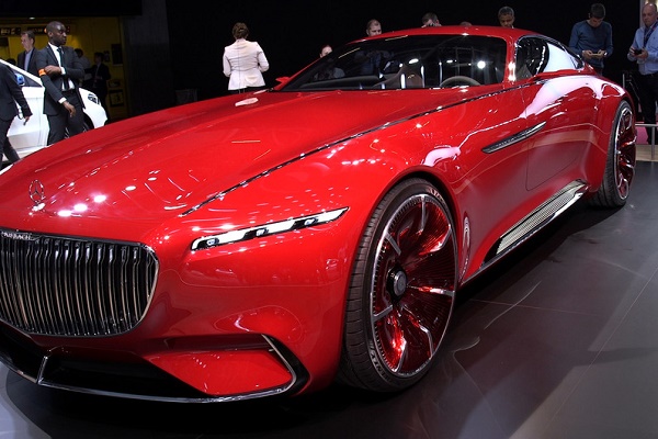 Mercedes dévoile son concept-car Maybach 6 aux lignes futuristes - VIDEO