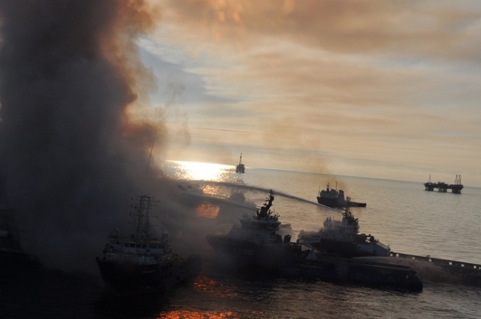 Special headquarters on Azerbaijani offshore platform fire holds meeting