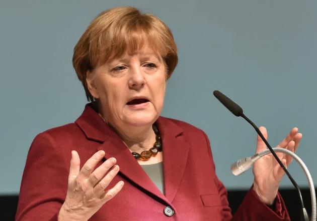 Ukraine: Merkel demande à Poutine de faire pression sur les séparatistes