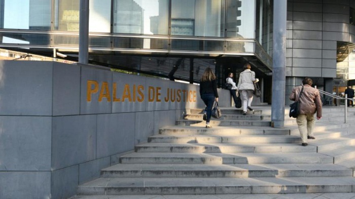 L`homme qui a poignardé une mère et ses filles devant un juge