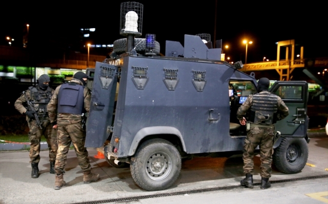 İstanbulda əməliyyat - 9 vəkil tutuldu (Fotolar)