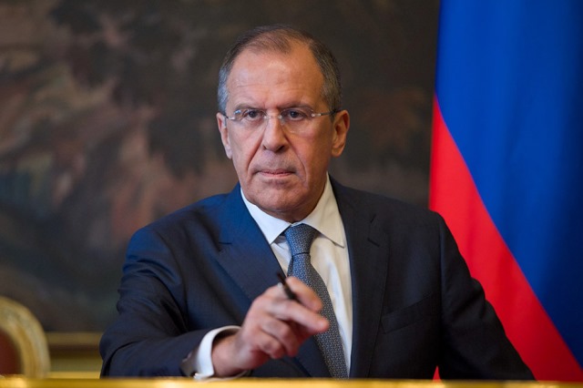 Lavrov Ermənistana gedir 