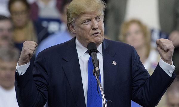 Californie: violentes protestations devant un rassemblement de Trump