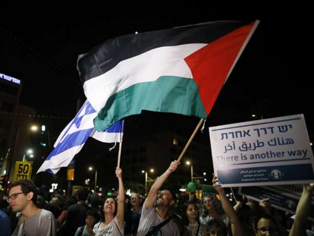 Thousands of Israelis rally for two-state solution in support of Palestine
