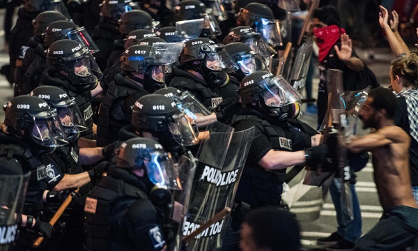 Violences à Charlotte: "c`est à cause de la drogue", avance Donald Trump