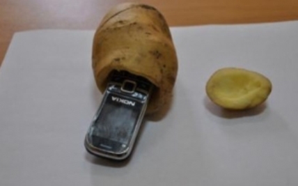 Kartofun içindən də telefon çıxdı - Foto