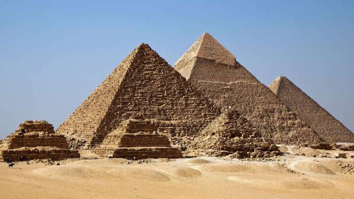 Polémique autour de la "découverte" d'une immense cavité dans la pyramide de Khéops
