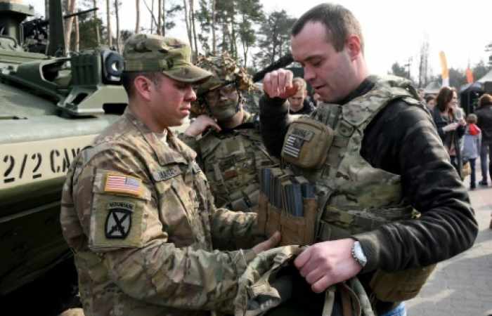 Pologne: des soldats de l'Otan reçus par une armée chamboulée