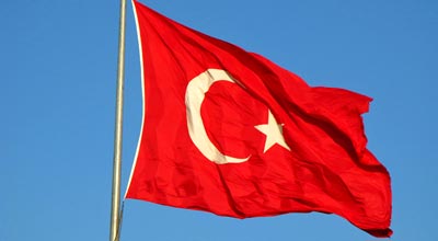Türkiyə bayrağını təhqir etdilər - VİDEO