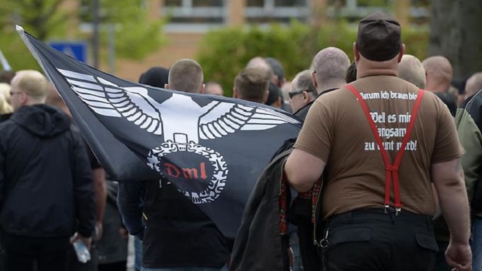 Hunderte kriminelle Neonazis untergetaucht